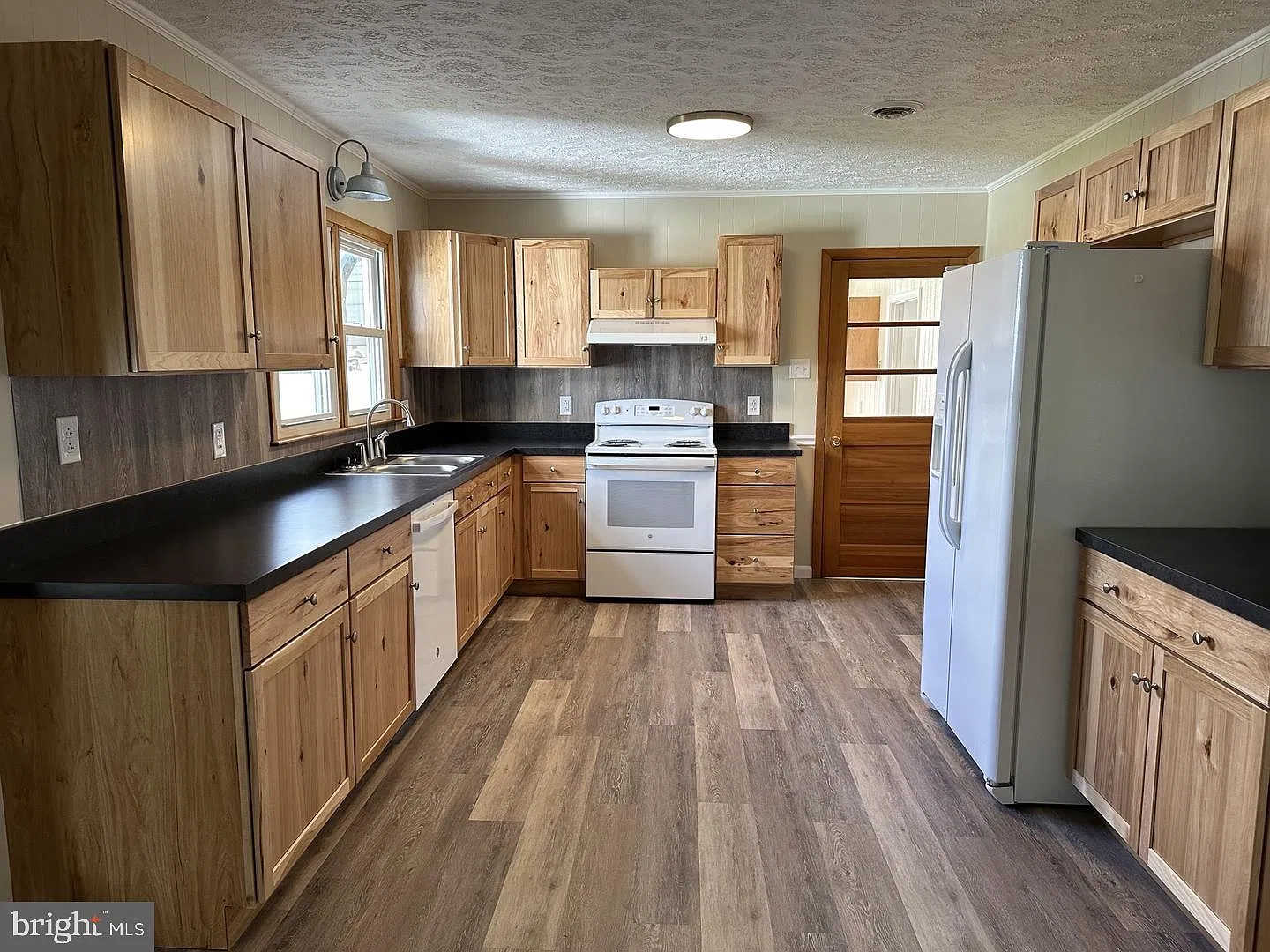 3 bed, 1.5 bath, 1020 sqft, $1,800 — Photo 2
