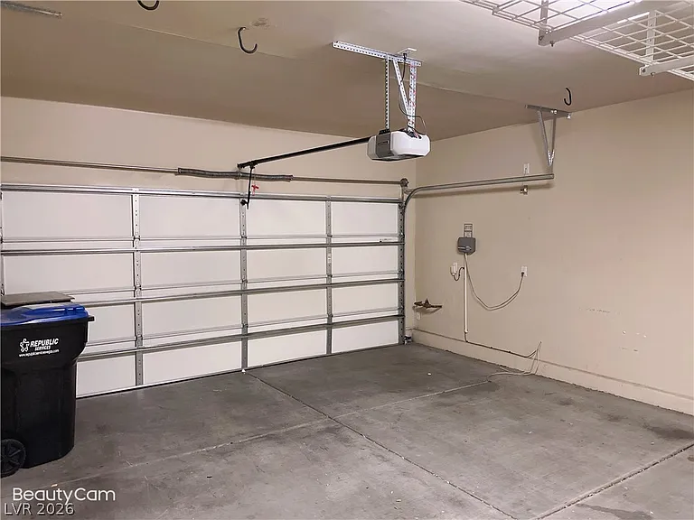 5704 Shadow Bend Dr — Photo 35