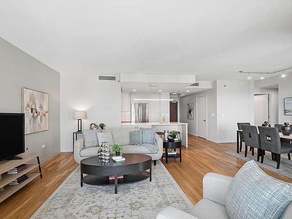 5th image of 130 N Garland Ct APT 2305