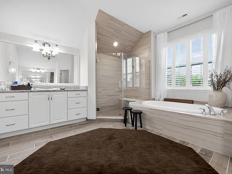 1036 Matthew Way — Photo 34