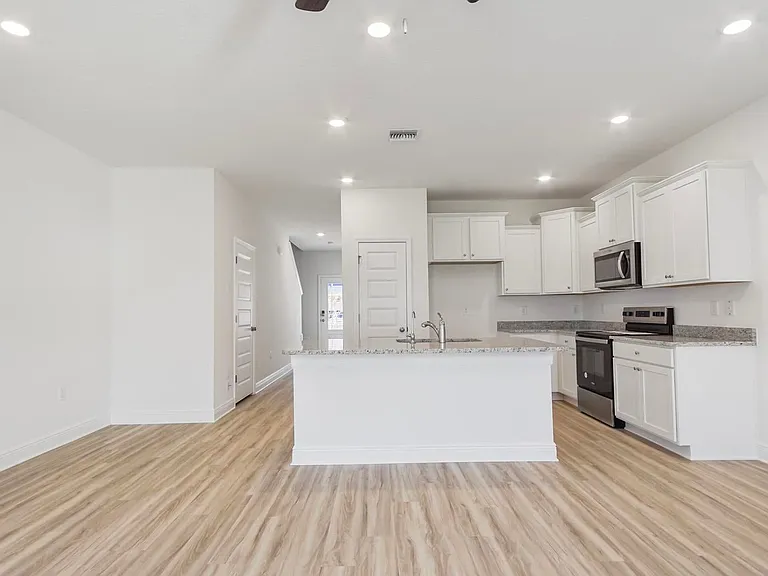 532 Melrose Way — Photo 5