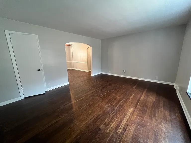 170 N Rose Blvd — Photo 11
