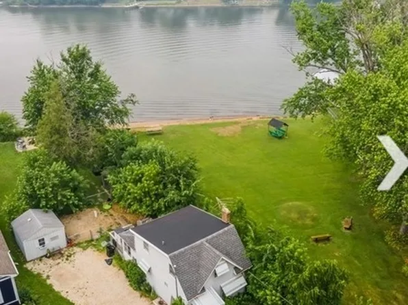 222 N River Rd, Fox River Grove, IL 60021