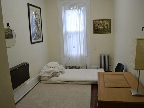 3rd image of 529 Bainbridge St #3
