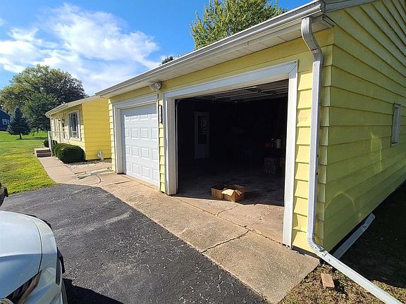 5th image of 3705 Evans Ave