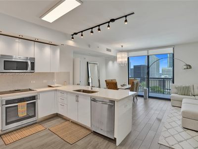 999 SW 1st Ave APT 1402, Miami, FL, 33130