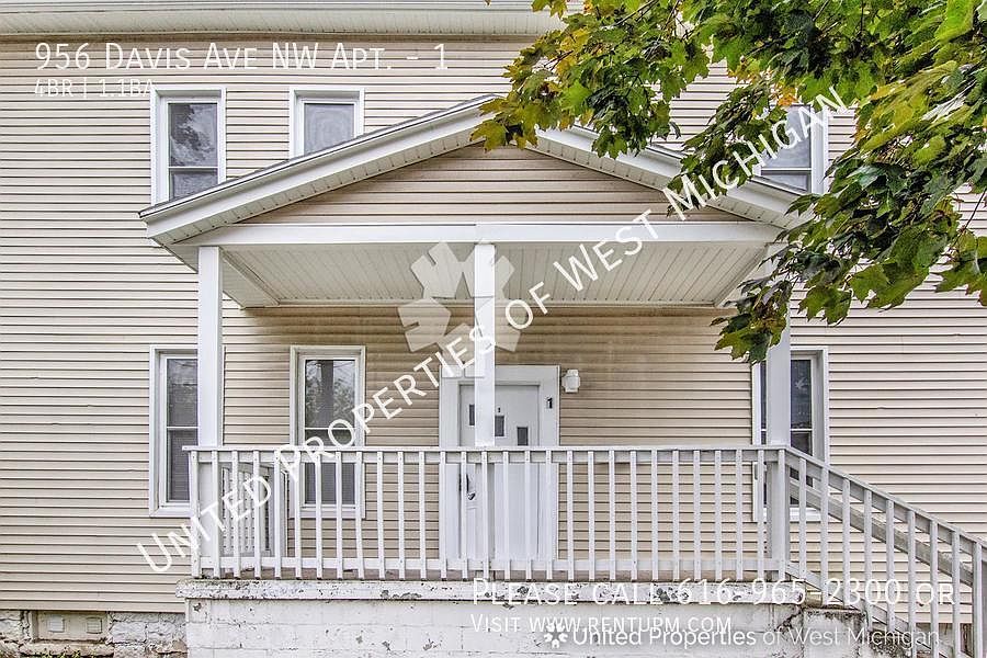 1st image of 956 Davis Ave NW APT 1