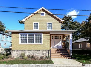 27 Ridgeland Ter, Rye, NY 10580