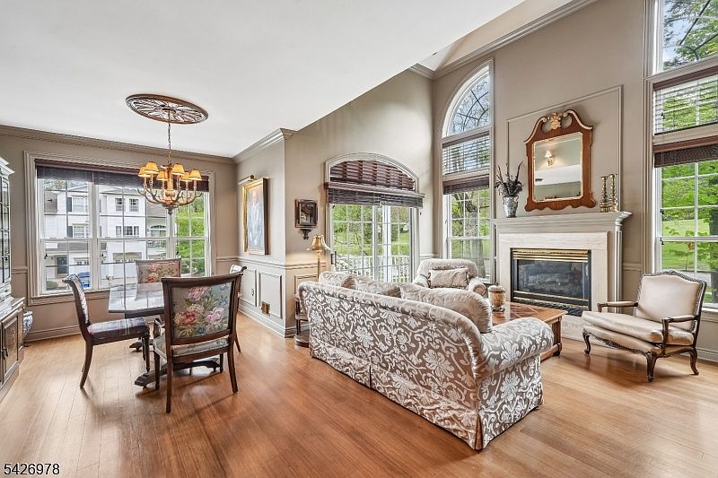 1st image of 1 Caroline Foster Ct