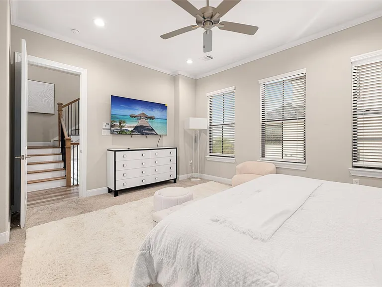 3334 Beverly Forest Dr — Photo 16