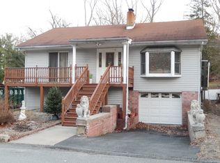 8 Vale Way, Hopatcong, NJ 07843