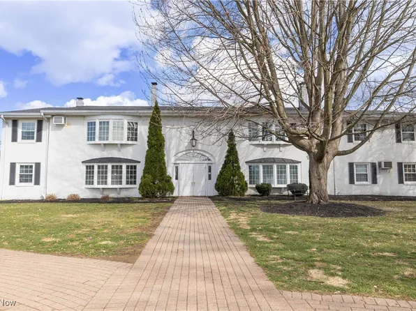 4 Meadowlawn Dr Unit 3, Mentor, OH 44060