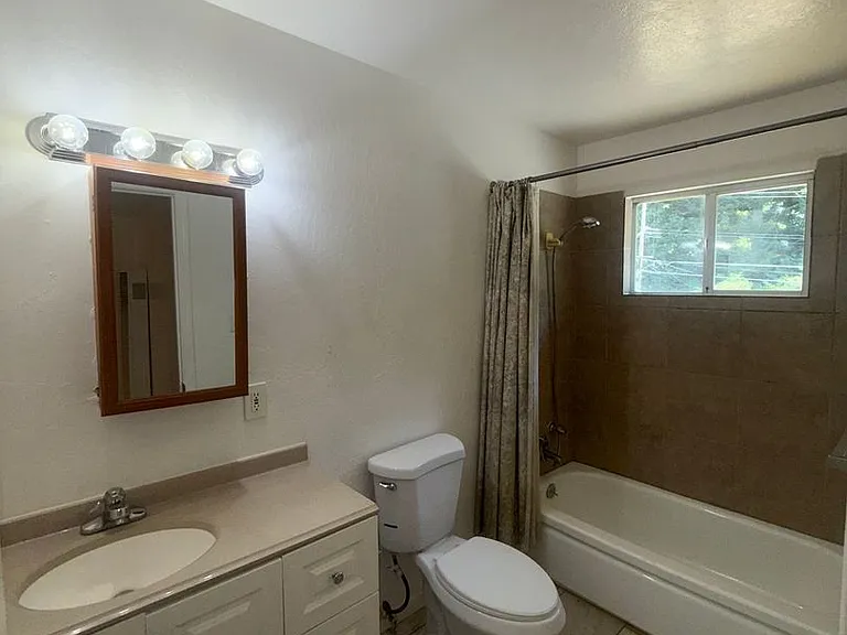 7865 Leona Way — Photo 8