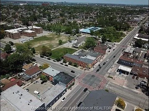 900 Ottawa St — Photo 25