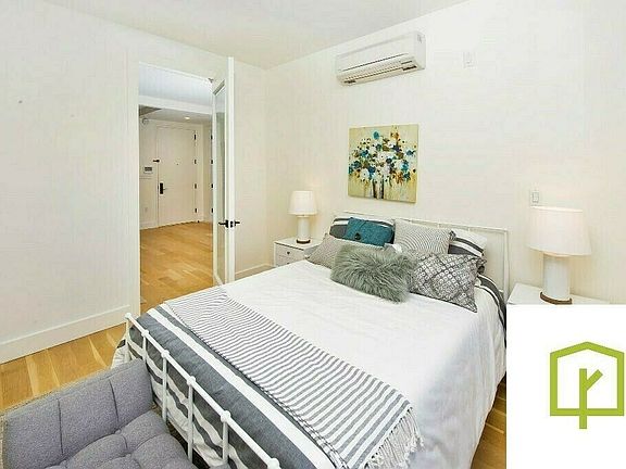 4th image of 961 Willoughby Ave #352