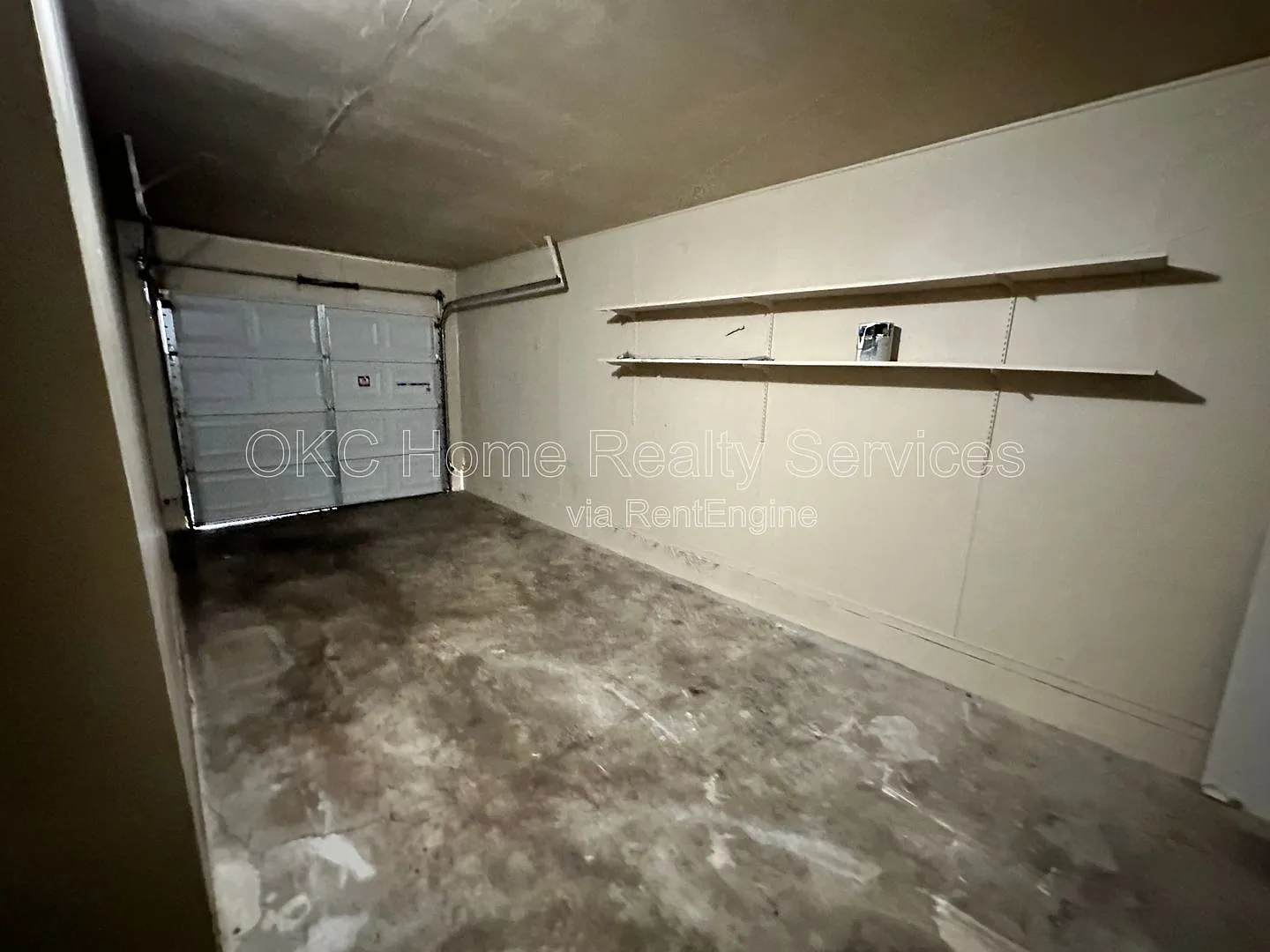 3 bed, 2.0 bath, 975 sqft, $1,295 — Photo 2