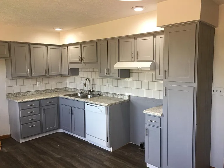 251 Brenton Dr — Photo 1