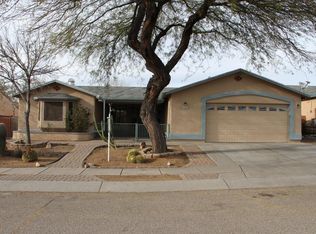 10225 E Rainbow Meadow Dr, Tucson, AZ 85747