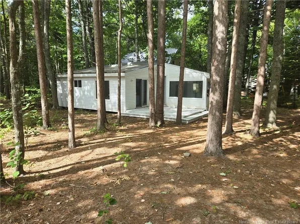 5 Buccaneer Rd, Cocagne, NB E4R 2G7