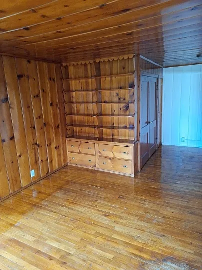 702 Center Ave — Photo 3