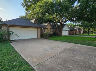 2208 Raintree Path, Round Rock, TX 78664