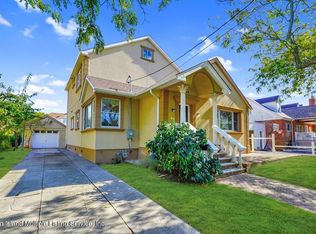 414 Beach 143 St, Rockaway Park, NY 11694