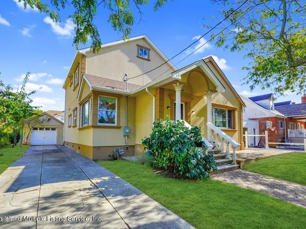 414 Beach 143 St, Rockaway Park, NY 11694