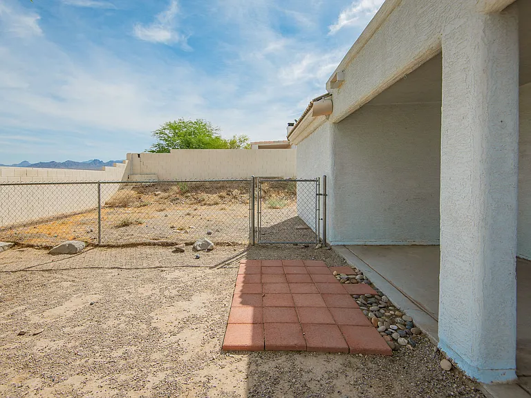 2195 E Emerald River Way — Photo 32