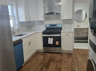2 Lewis St FLOOR 1, Hicksville, NY 11801