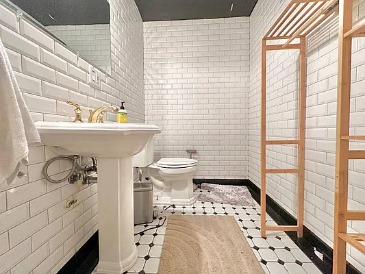 Rented by Doorway NYC, LLC | media 14