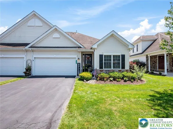 4112 Pine Hurst Dr, Northampton, PA 18067