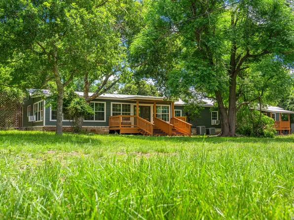 242 LILLIAN DR, Kerrville, TX 78028