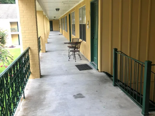 3310 Washington Ave APT 1318, Pascagoula, MS 39581