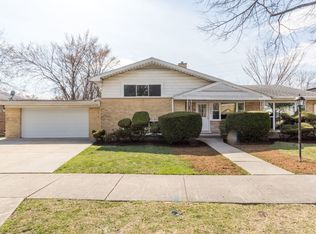 8944 Central Park Ave, Evanston, IL 60203