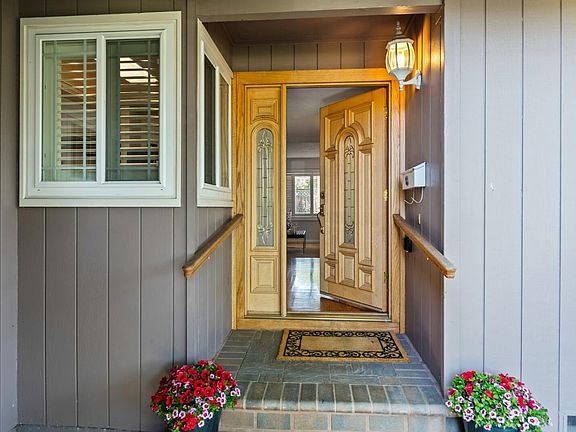 3rd image of 5690 Lathrop Ct