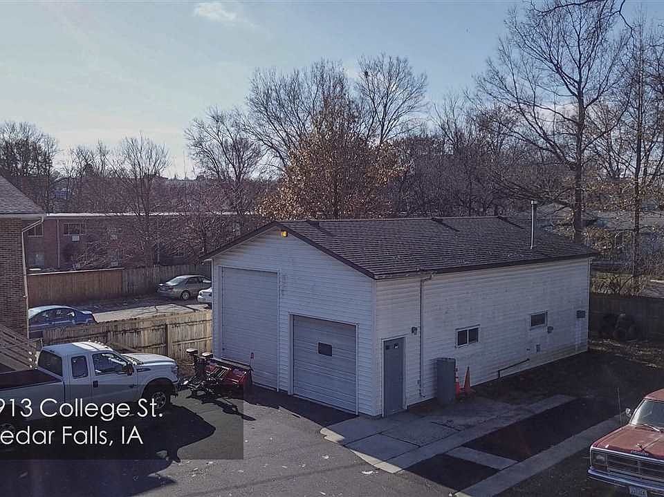 2nd image of 1913 College St