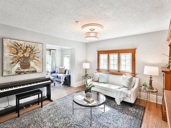 5th image of 44 Mississauga Rd N