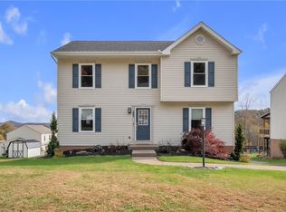 844 Hawk Valley Dr, Leechburg, PA 15656
