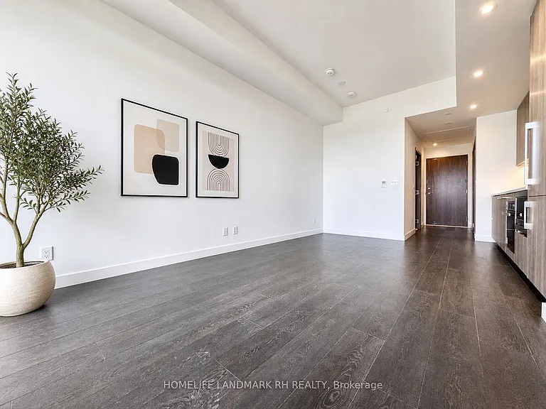 27 McMahon Dr #610 — Photo 2