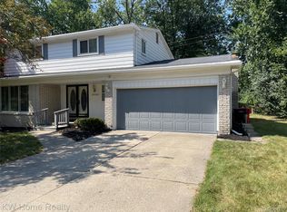 20360 Wildhern St, Southfield, MI 48076