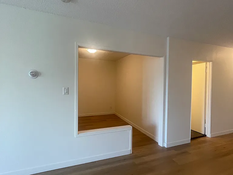 2228 Franklin St #309 — Photo 2