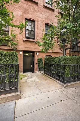 Sold by Compass | media 18