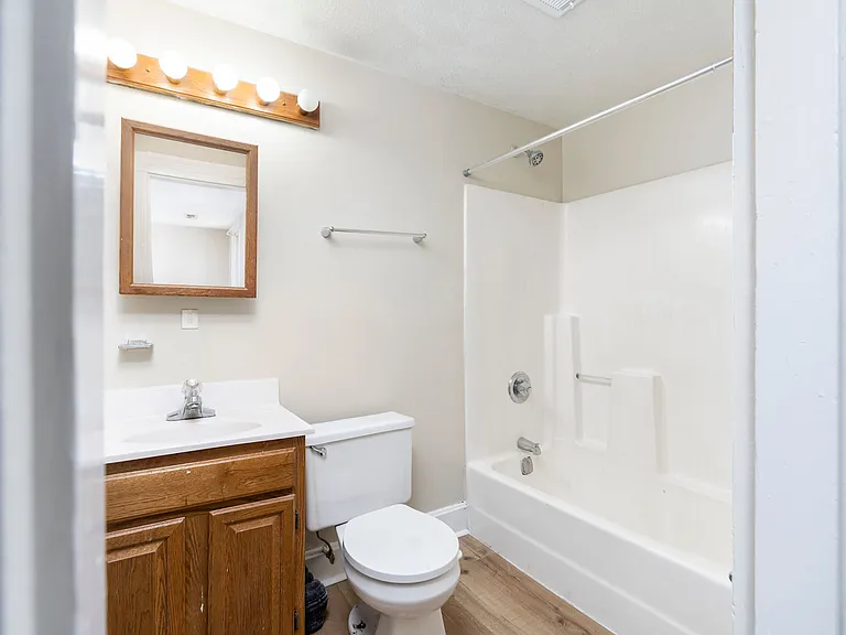 409 S Linden Ave #B — Photo 14
