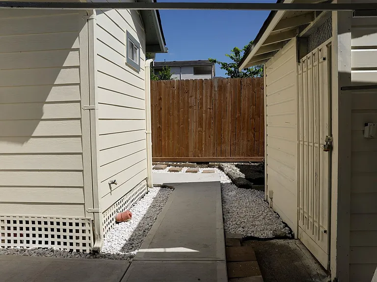 512 Threlkeld St — Photo 26