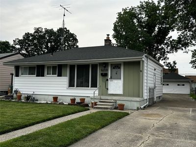 29020 Balmoral St, Garden City, MI, 48135