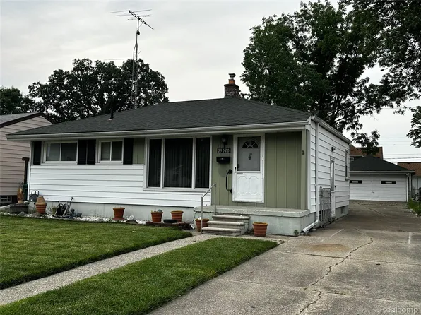 29020 Balmoral St, Garden City, MI 48135