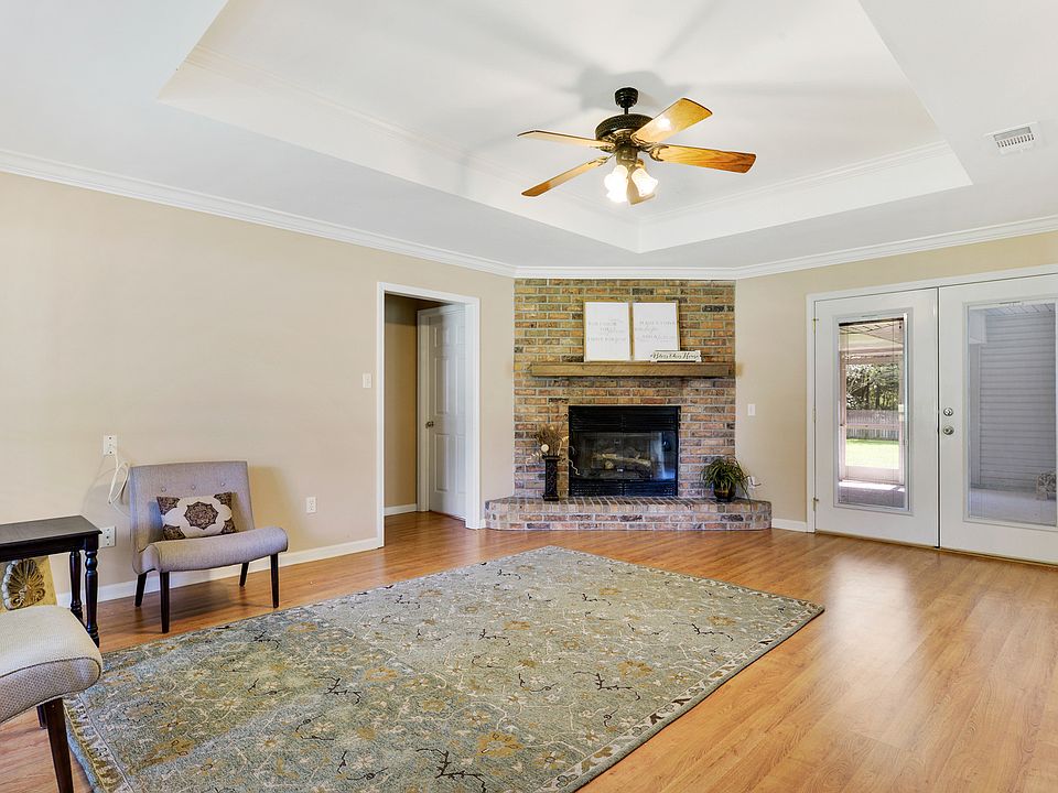 1st image of 3803 Live Oak Dr