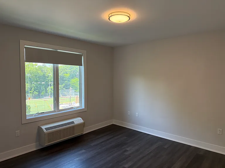 2301 Lemoine Ave #402 — Photo 6
