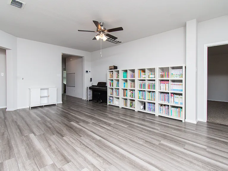 1307 Prospector Trl — Photo 4
