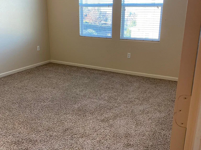 700 Moon Cir — Photo 36